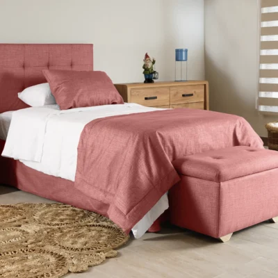 Cama Europea Génesis 1,5 plazas  + Set Coral (Respaldo, Faldón, Piecera, Baúl y Cojín) + Sábanas + Plumón